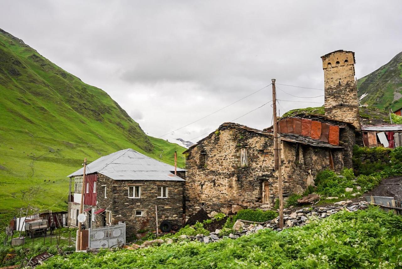 Bori'S Guesthouse Ushguli Eksteriør bilde