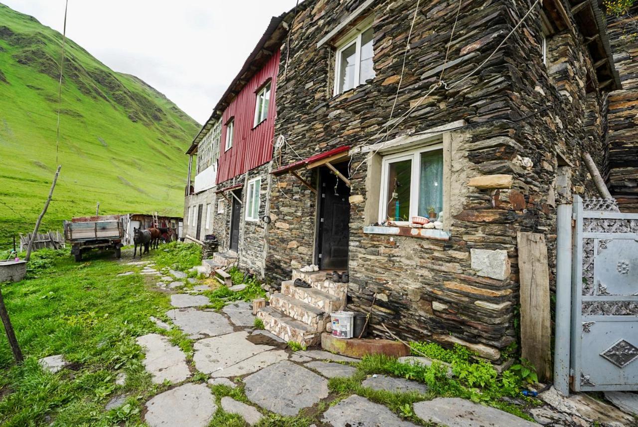 Bori'S Guesthouse Ushguli Eksteriør bilde