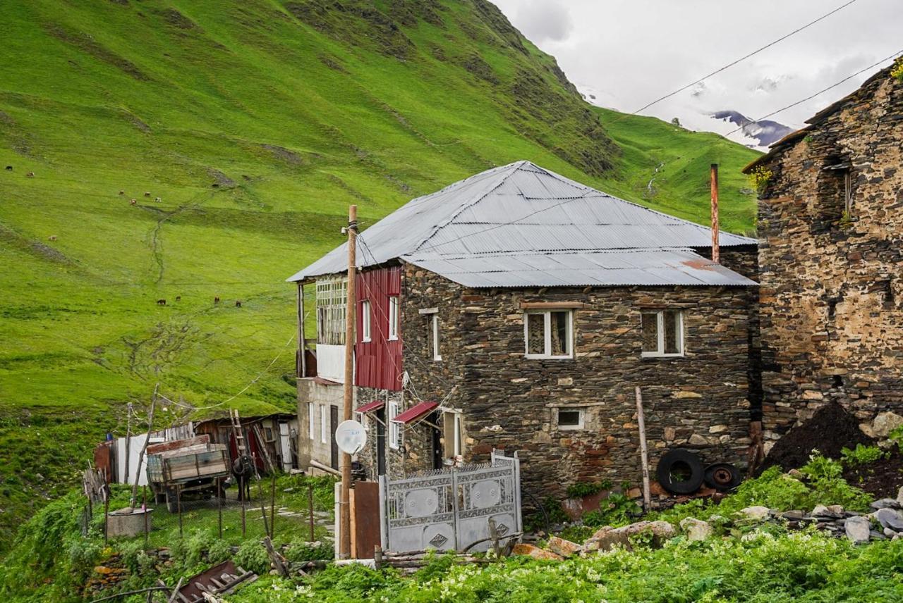 Bori'S Guesthouse Ushguli Eksteriør bilde